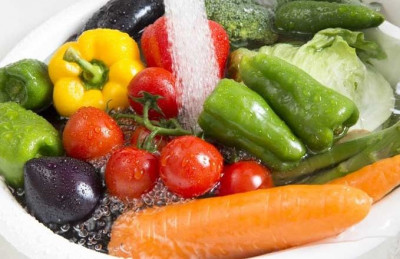 WHO Sarankan untuk Mencuci Buah dan Sayur Selama Pandemi Corona